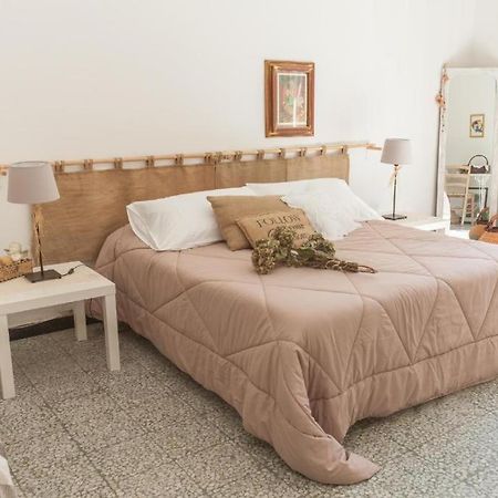 Primo Piano Bed & Breakfast โมเนเลีย ภายนอก รูปภาพ