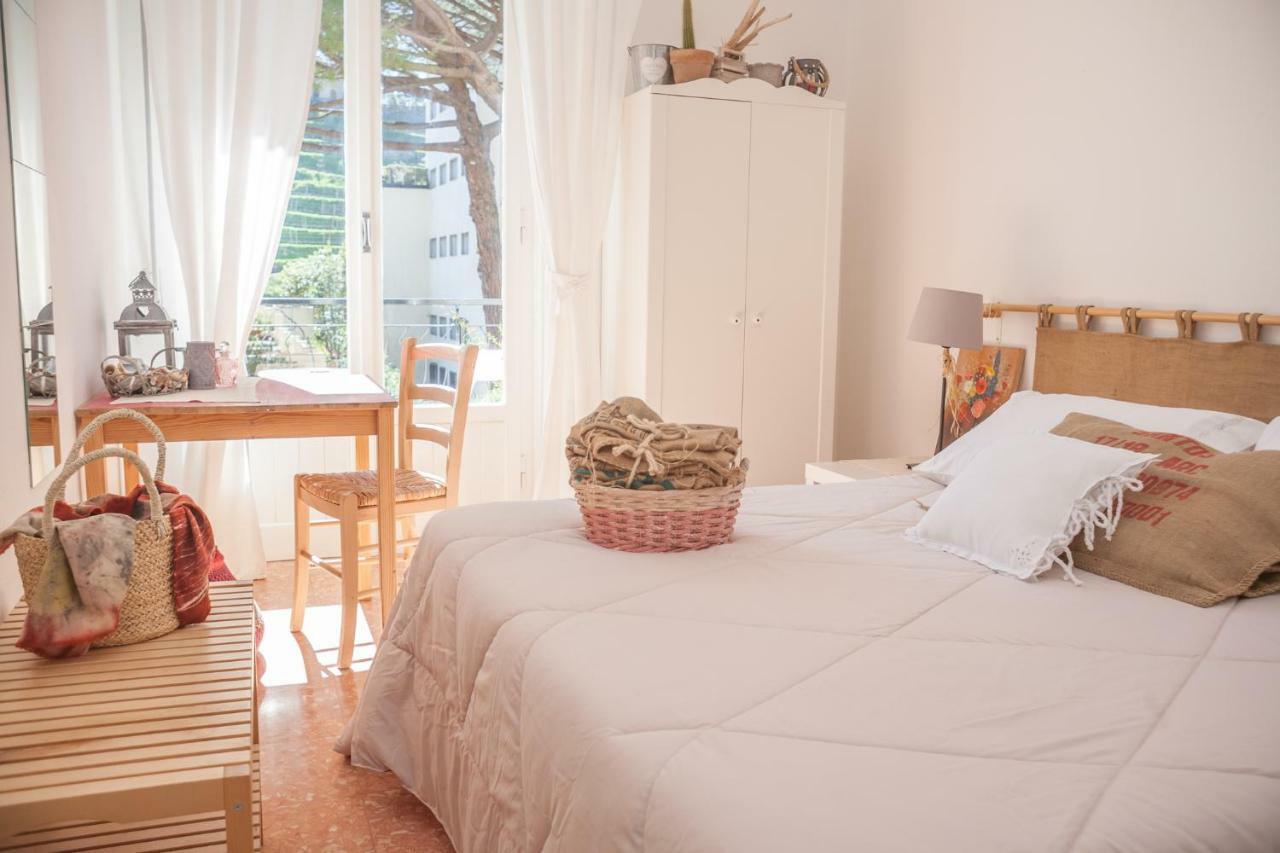 Primo Piano Bed & Breakfast โมเนเลีย ภายนอก รูปภาพ