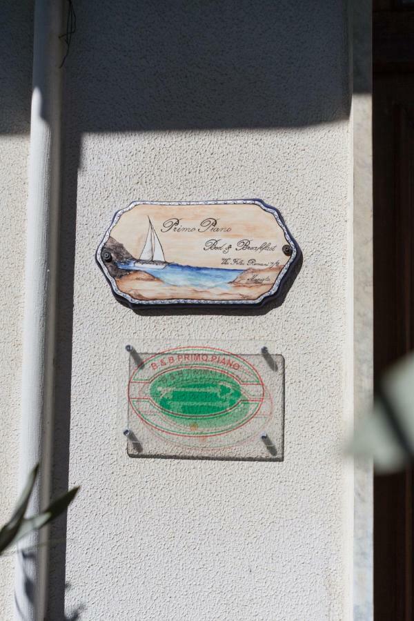 Primo Piano Bed & Breakfast โมเนเลีย ภายนอก รูปภาพ